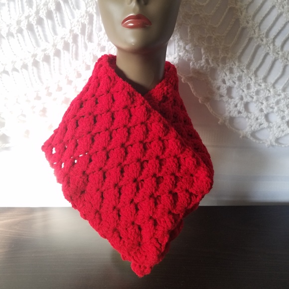 Scarf, Cowl - Picture 2 of 4